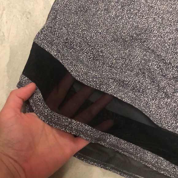 Lululemon tank size 4 - Picture 4 of 4